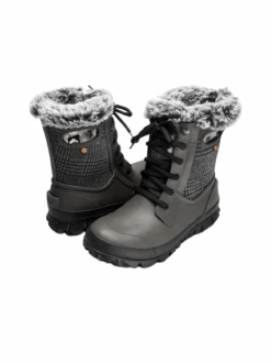 Bogs Women's Arcata Plaid Winter Boots